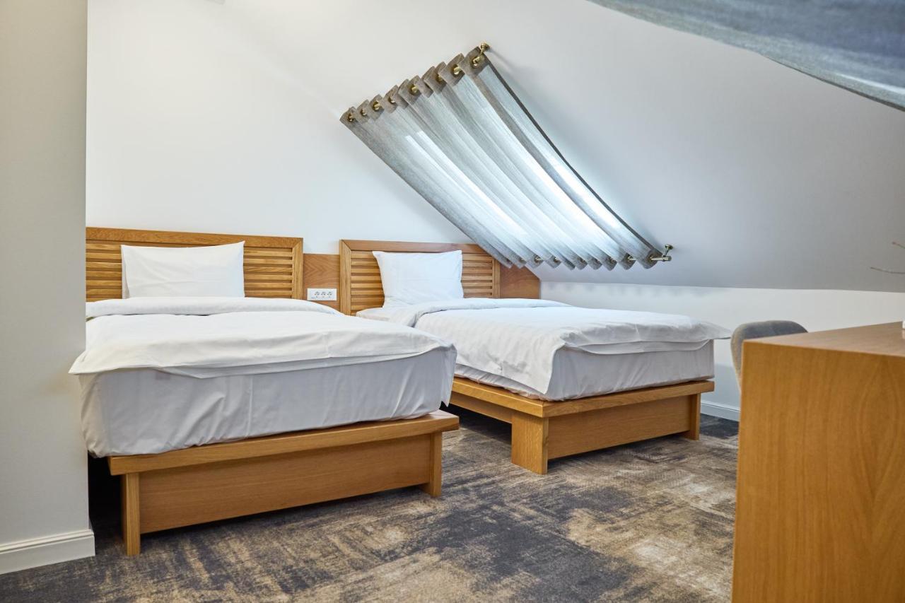 Hotel Eden Римник Екстер'єр фото