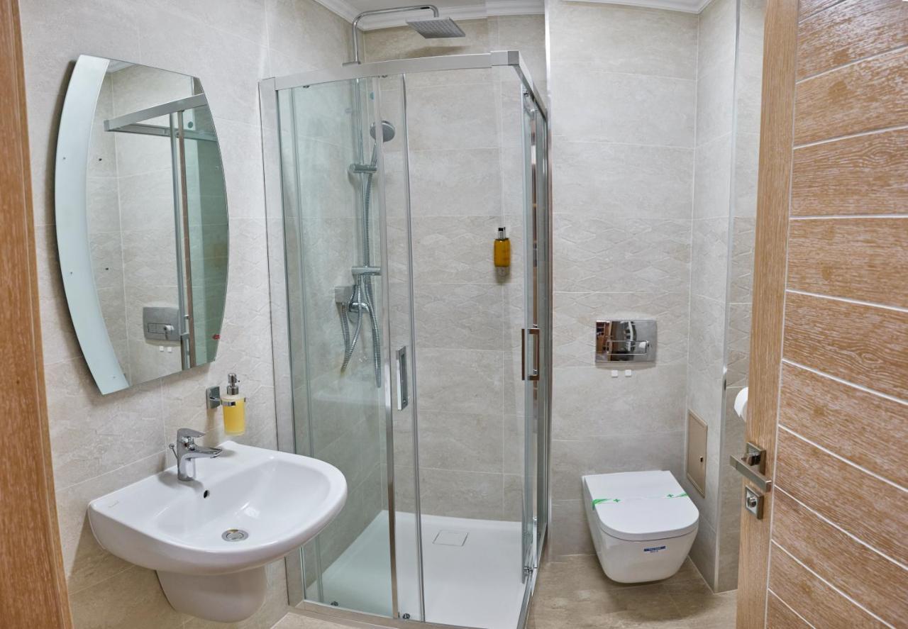 Hotel Eden Римник Екстер'єр фото