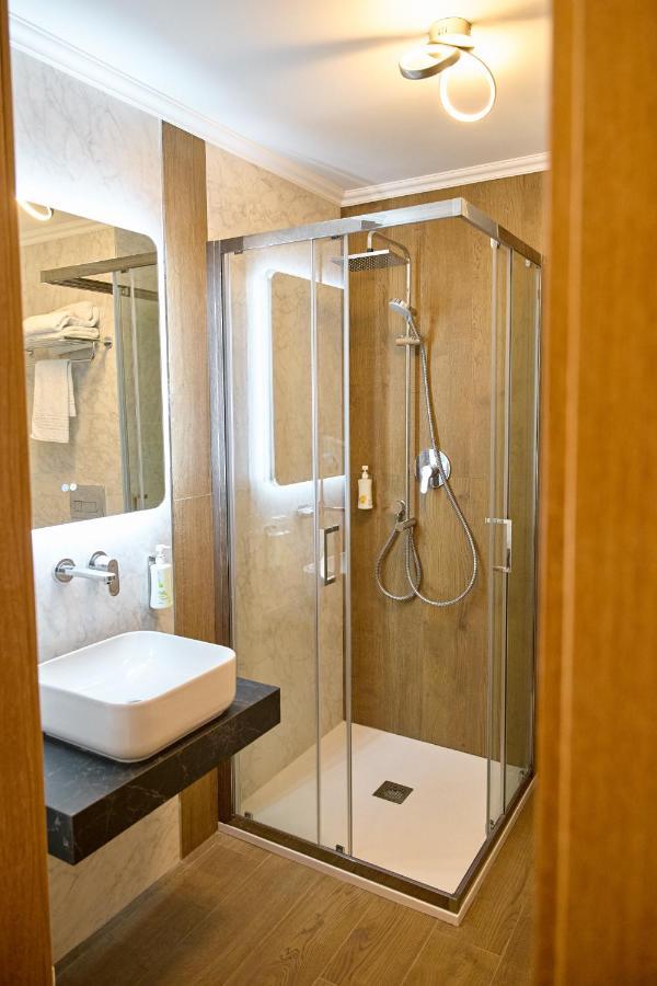 Hotel Eden Римник Екстер'єр фото