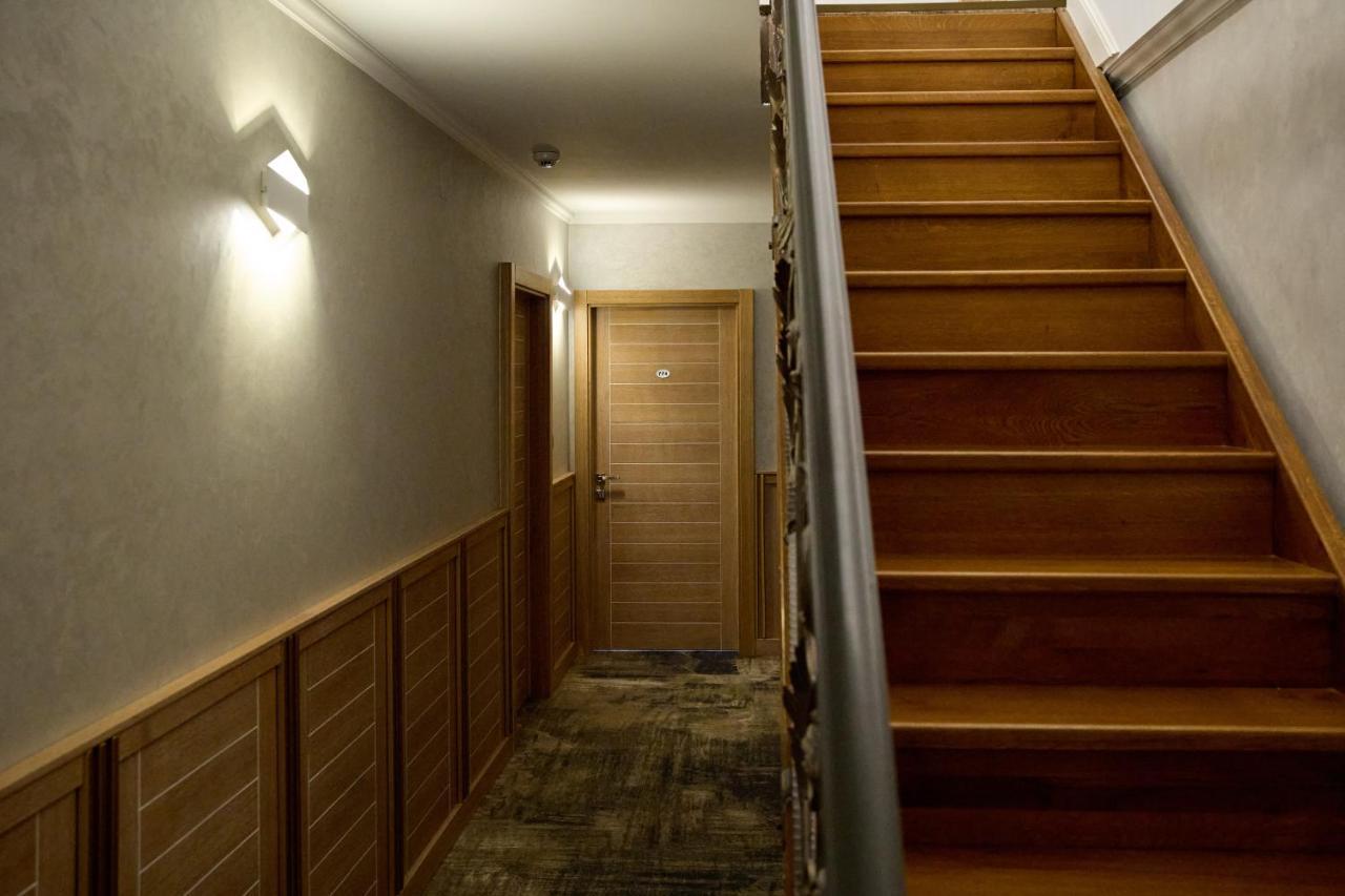 Hotel Eden Римник Екстер'єр фото