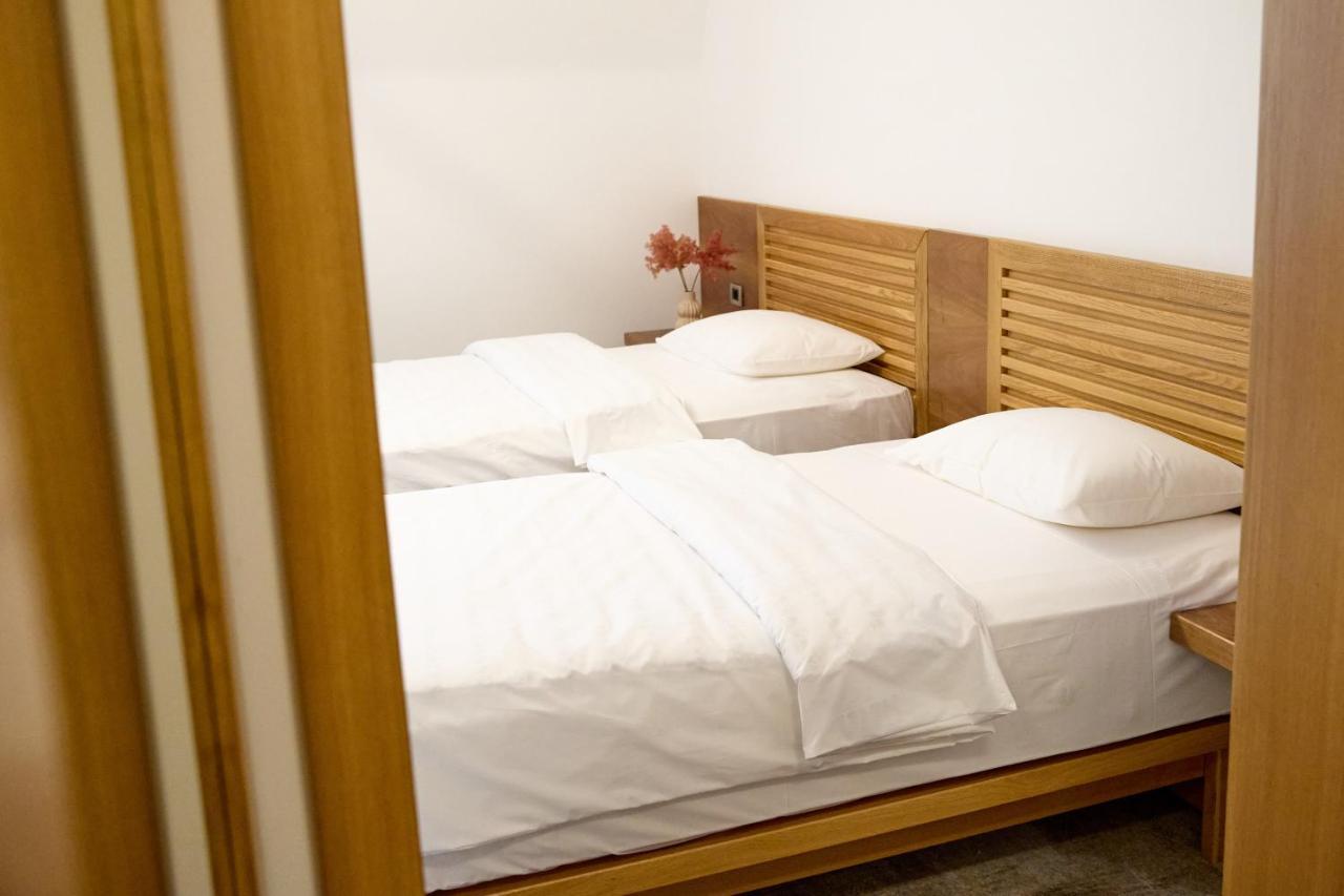 Hotel Eden Римник Екстер'єр фото