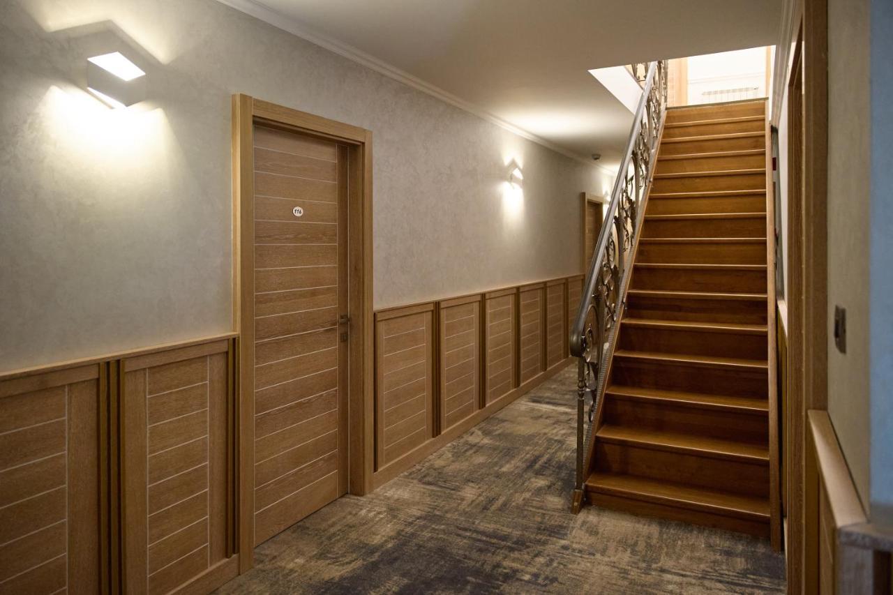 Hotel Eden Римник Екстер'єр фото