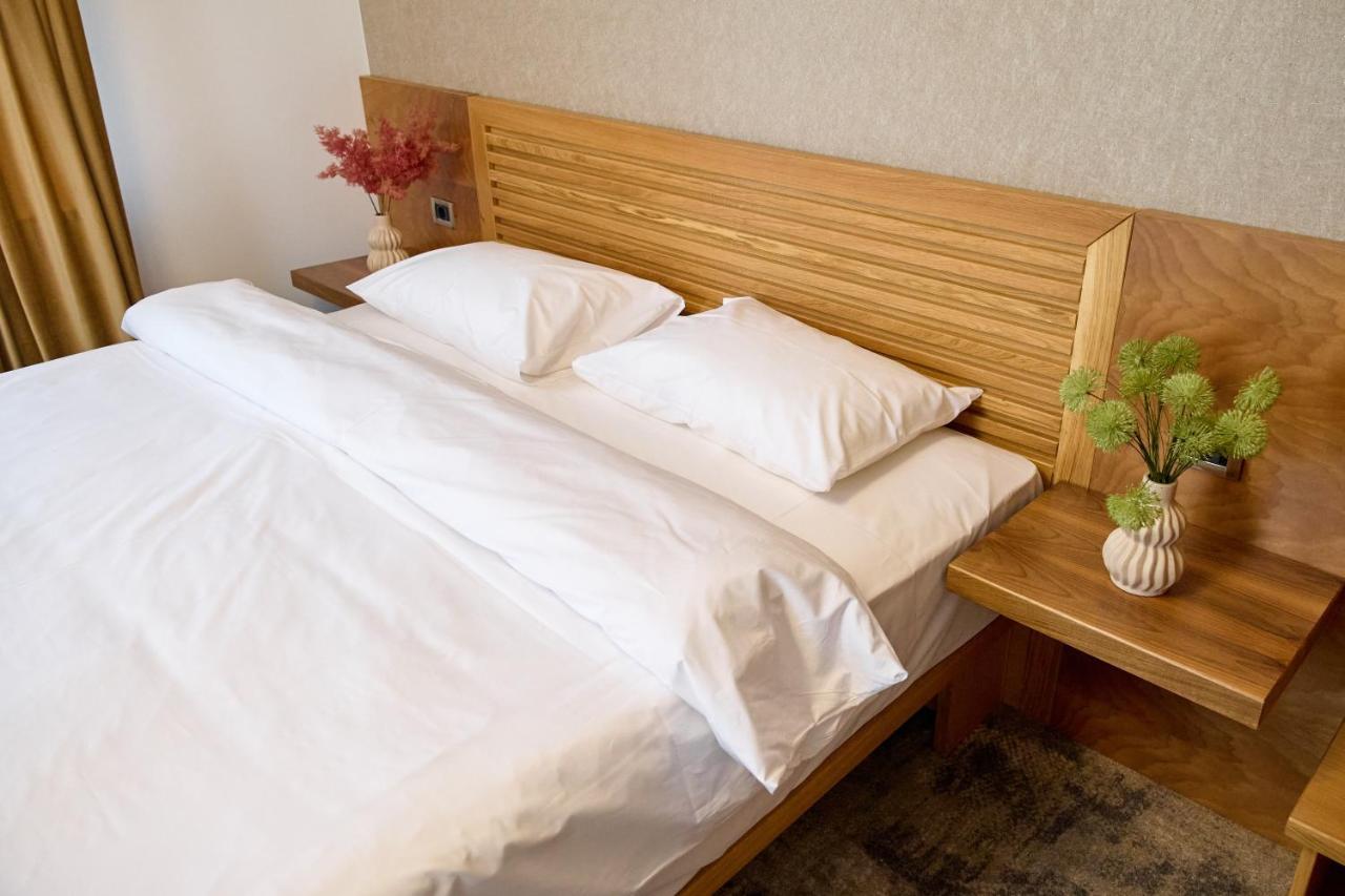 Hotel Eden Римник Екстер'єр фото