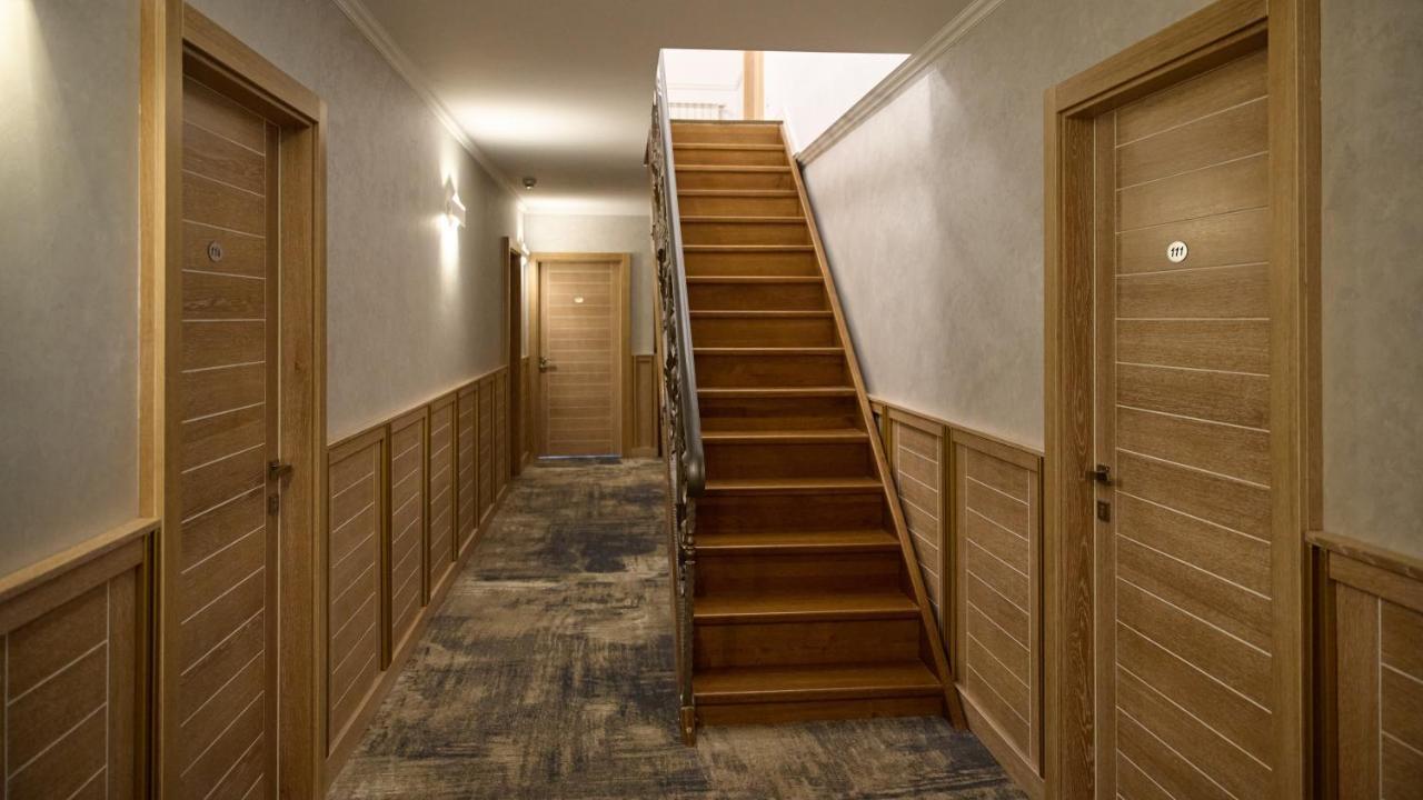 Hotel Eden Римник Екстер'єр фото