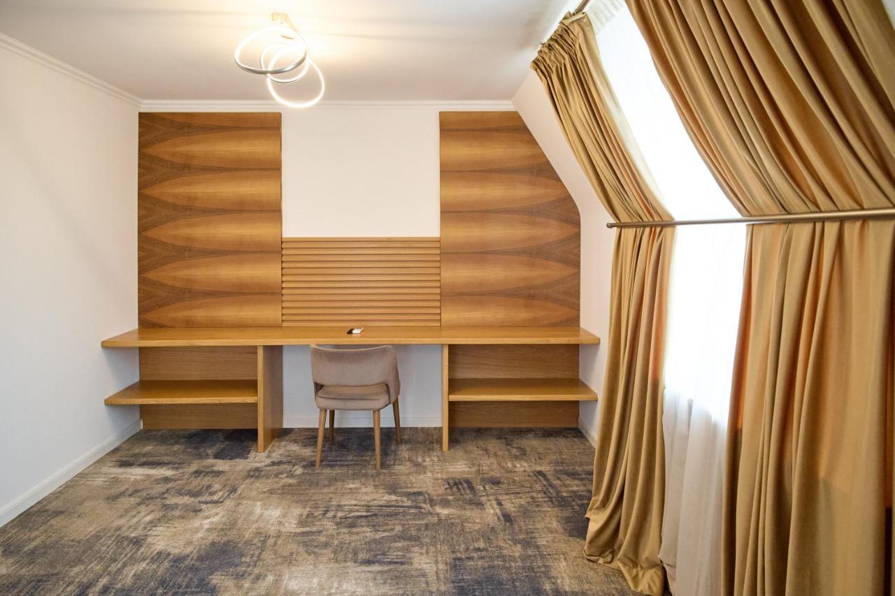 Hotel Eden Римник Екстер'єр фото