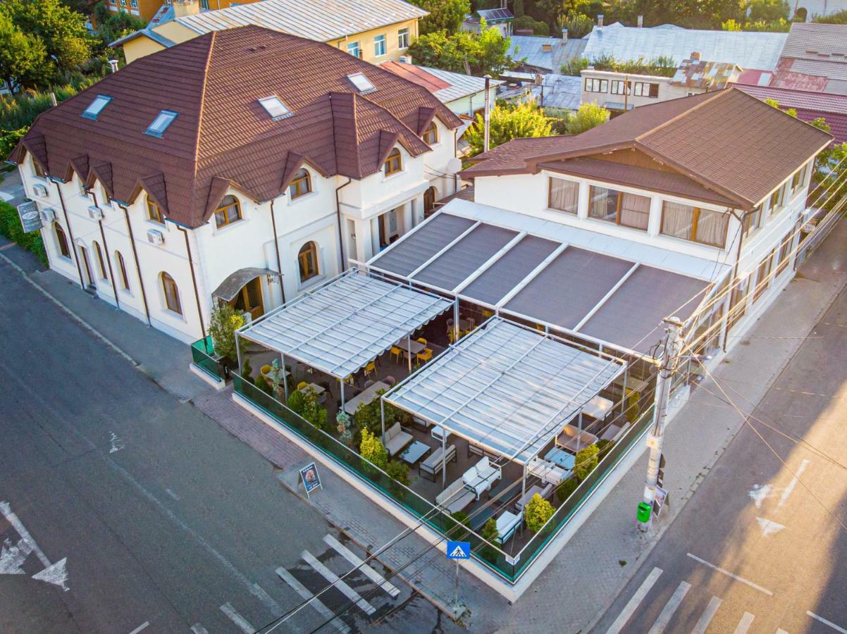 Hotel Eden Римник Екстер'єр фото